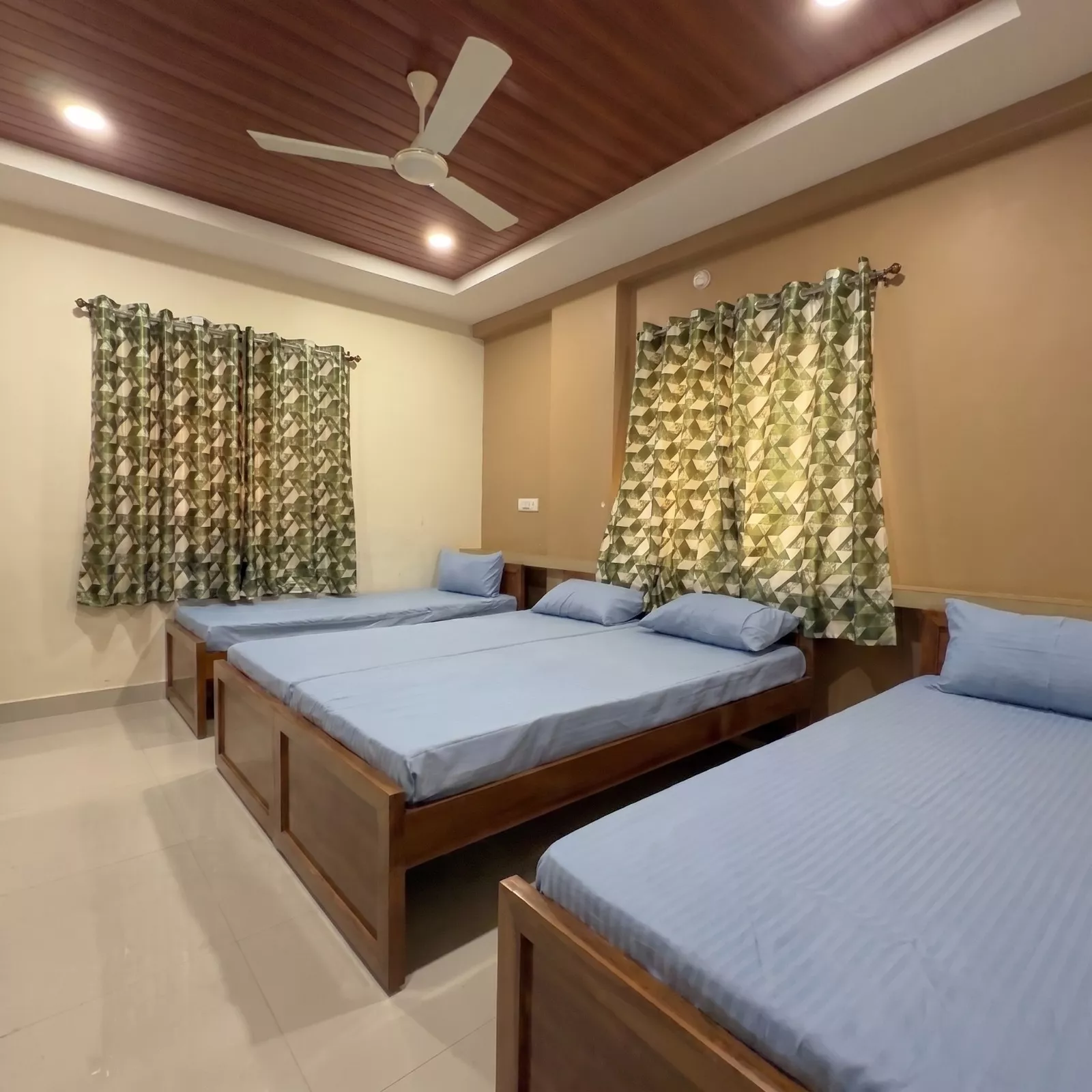 Four Sharing room at Seasons PG