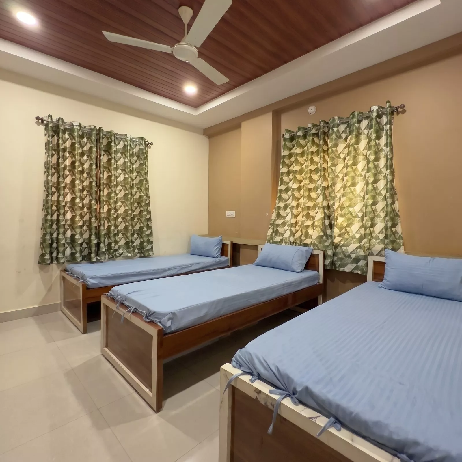 Triple Sharing room at Seasons PG
