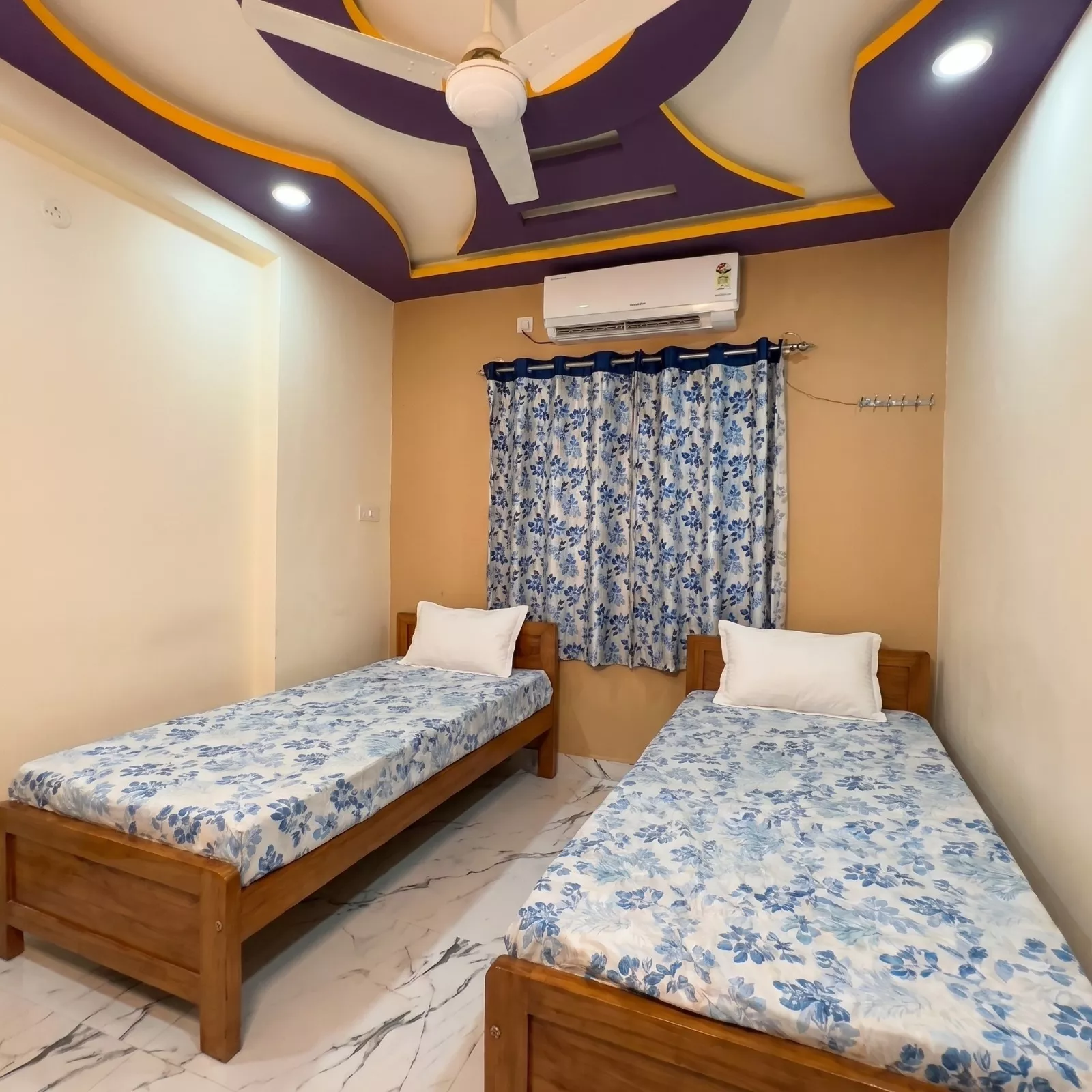 Twin Sharing room at Seasons PG